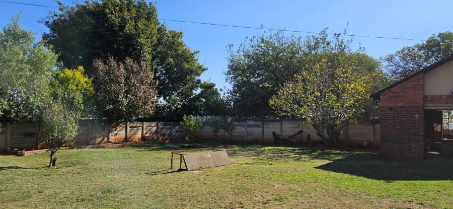  Bedroom Property for Sale in Langenhovenpark Free State